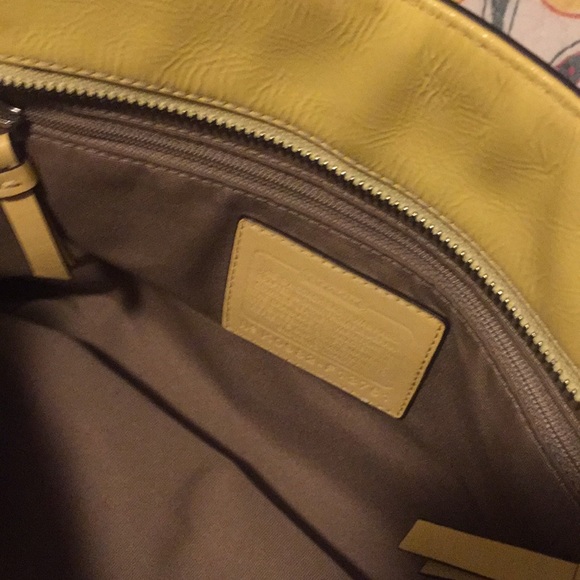 SOLD Coach Light Yellow Purse - Picture 7 of 8